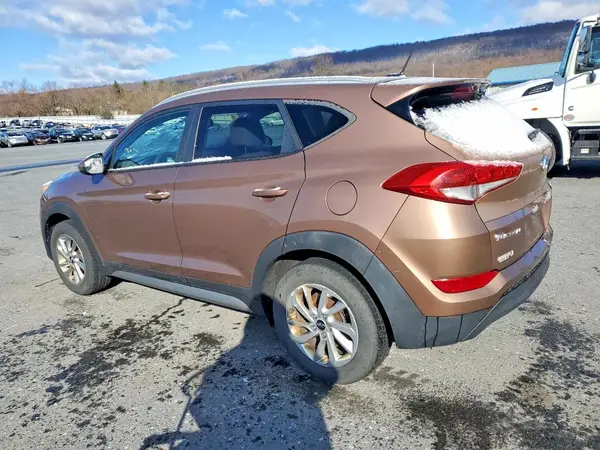 KM8J3CA43HU302929 2017 HYUNDAI TUCSON - Image 2