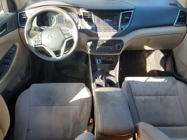 KM8J3CA43HU302929 2017 HYUNDAI TUCSON - Image 8