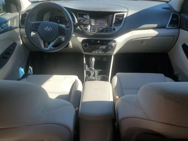 KM8J3CA43HU321609 2017 HYUNDAI TUCSON - Image 8