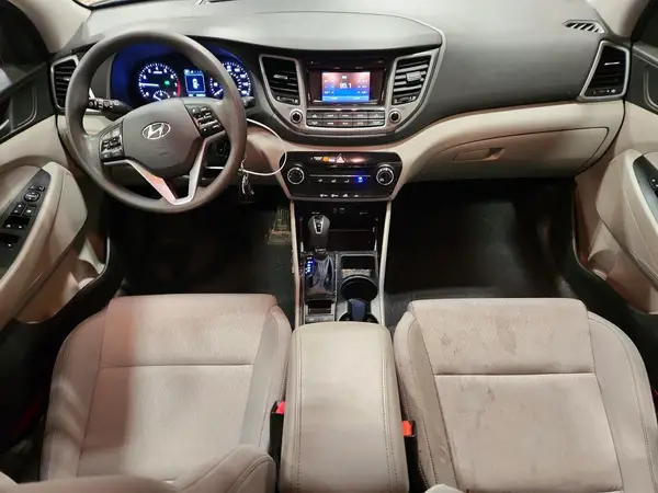 KM8J3CA43HU343383 2017 HYUNDAI TUCSON - Image 8