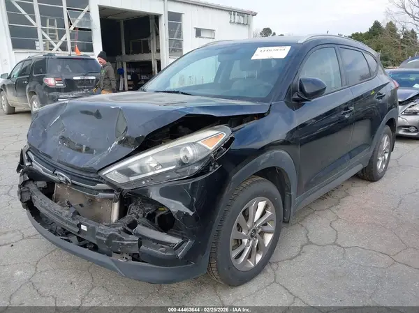 KM8J3CA43HU345943 2017 HYUNDAI TUCSON - Image 2