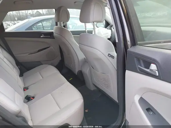 KM8J3CA43HU345943 2017 HYUNDAI TUCSON - Image 8