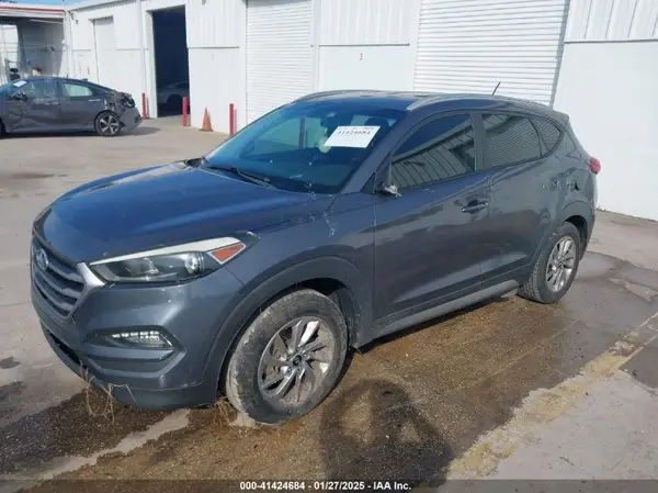 KM8J3CA43HU350138 2017 HYUNDAI TUCSON - Image 2
