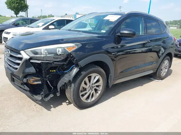 KM8J3CA43HU367361 2017 HYUNDAI TUCSON - Image 2