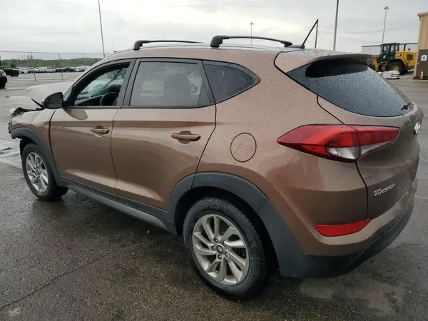 KM8J3CA43HU384807 2017 HYUNDAI TUCSON - Image 2