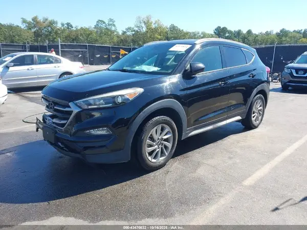 KM8J3CA43HU391496 2017 HYUNDAI TUCSON - Image 2