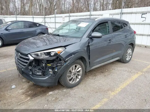 KM8J3CA43HU398173 2017 HYUNDAI TUCSON - Image 2