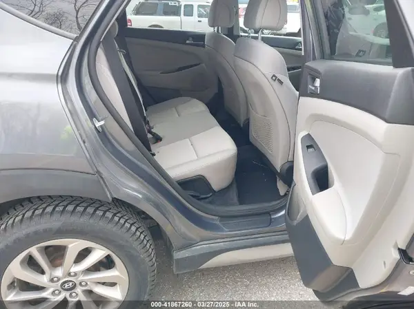 KM8J3CA43HU398173 2017 HYUNDAI TUCSON - Image 8