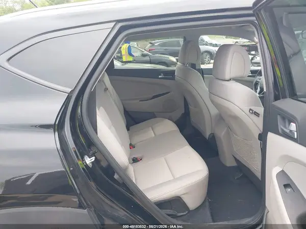 KM8J3CA43HU398691 2017 HYUNDAI TUCSON - Image 8