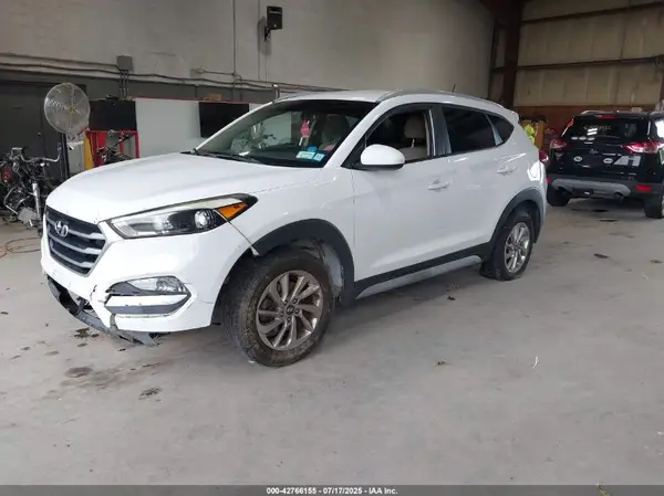 KM8J3CA43HU402660 2017 HYUNDAI TUCSON - Image 2