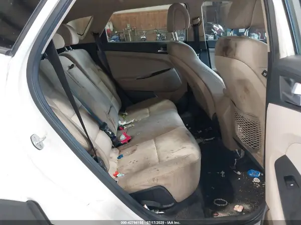 KM8J3CA43HU402660 2017 HYUNDAI TUCSON - Image 8