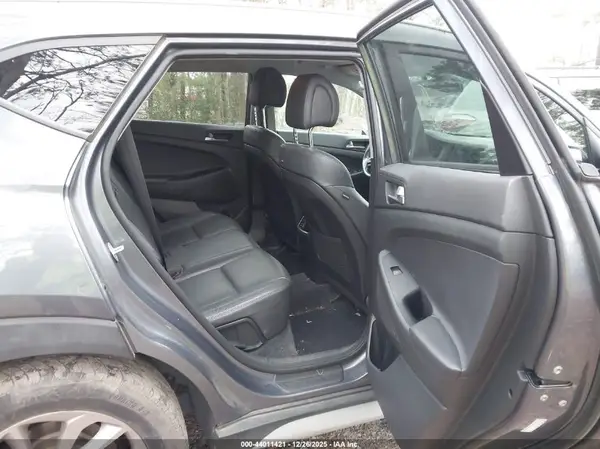 KM8J3CA43HU408894 2017 HYUNDAI TUCSON - Image 8