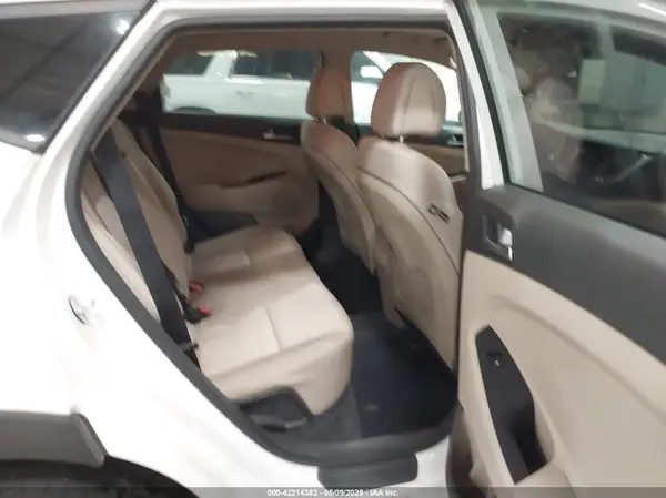 KM8J3CA43HU409818 2017 HYUNDAI TUCSON - Image 8