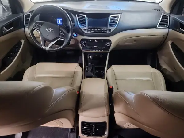KM8J3CA43HU410614 2017 HYUNDAI TUCSON - Image 8