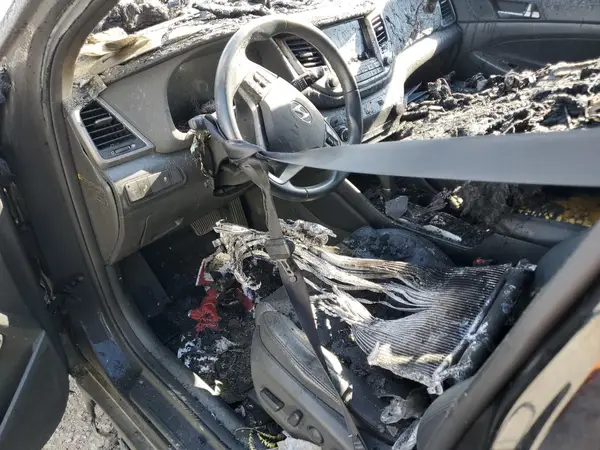KM8J3CA43HU432631 2017 HYUNDAI TUCSON - Image 8