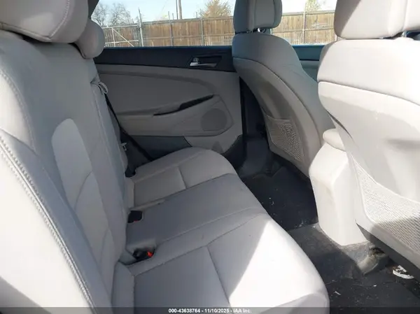 KM8J3CA43HU443418 2017 HYUNDAI TUCSON - Image 8