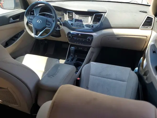 KM8J3CA43HU452555 2017 HYUNDAI TUCSON - Image 8