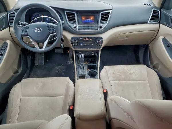KM8J3CA43HU453981 2017 HYUNDAI TUCSON - Image 8