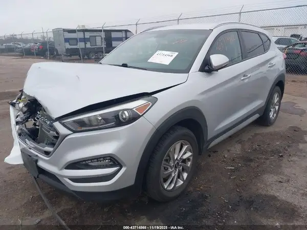 KM8J3CA43HU466830 2017 HYUNDAI TUCSON - Image 2