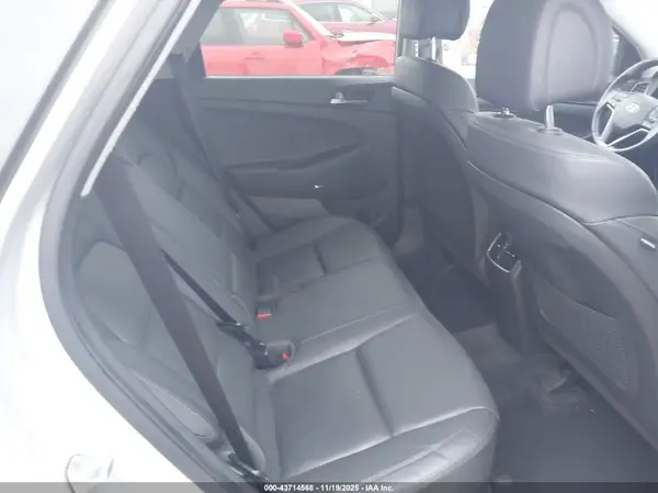 KM8J3CA43HU466830 2017 HYUNDAI TUCSON - Image 8