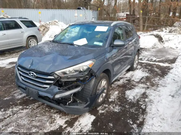 KM8J3CA43HU481702 2017 HYUNDAI TUCSON - Image 2