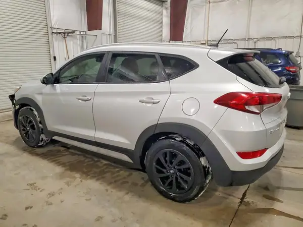 KM8J3CA43HU484261 2017 HYUNDAI TUCSON - Image 2
