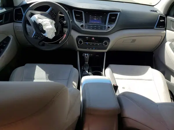 KM8J3CA43HU504976 2017 HYUNDAI TUCSON - Image 8