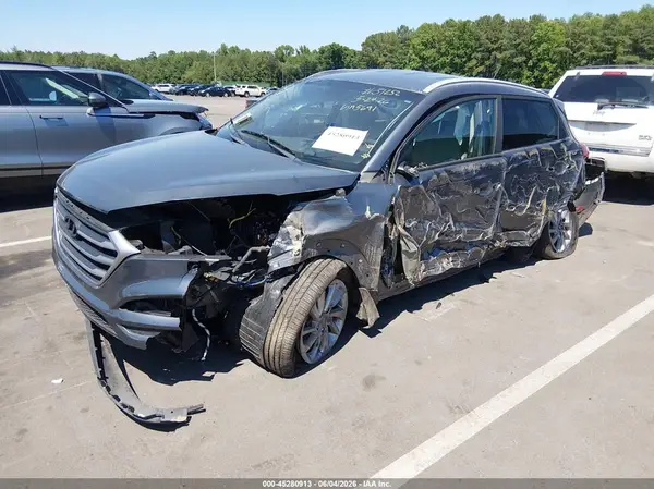 KM8J3CA43HU505691 2017 HYUNDAI TUCSON - Image 2