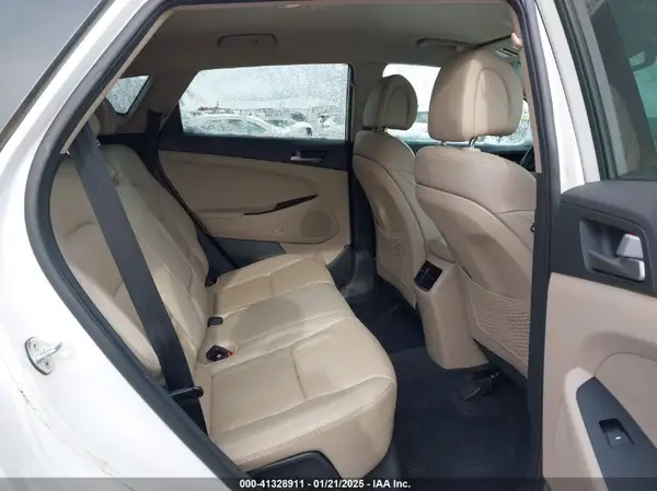 KM8J3CA43HU529022 2017 HYUNDAI TUCSON - Image 8