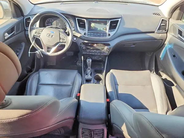 KM8J3CA43HU529277 2017 HYUNDAI TUCSON - Image 8
