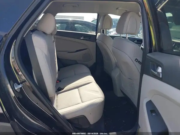 KM8J3CA43HU541817 2017 HYUNDAI TUCSON - Image 8