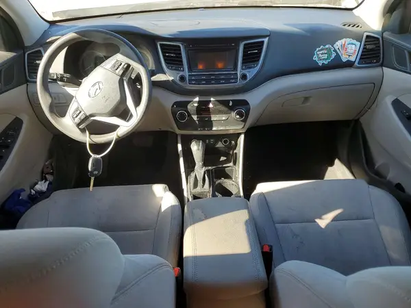 KM8J3CA43HU546645 2017 HYUNDAI TUCSON - Image 8