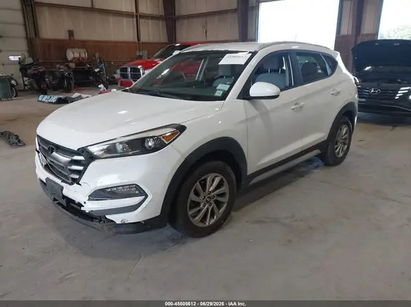 KM8J3CA43HU550517 2017 HYUNDAI TUCSON - Image 2
