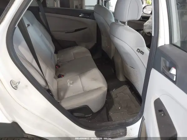KM8J3CA43HU550517 2017 HYUNDAI TUCSON - Image 8