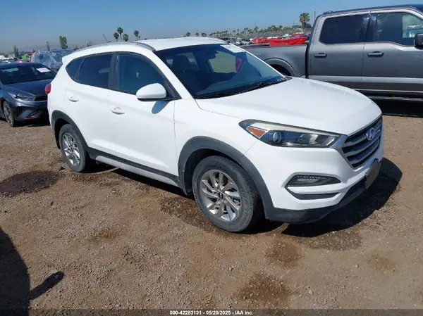 KM8J3CA43HU566474 2017 HYUNDAI TUCSON - Image 1