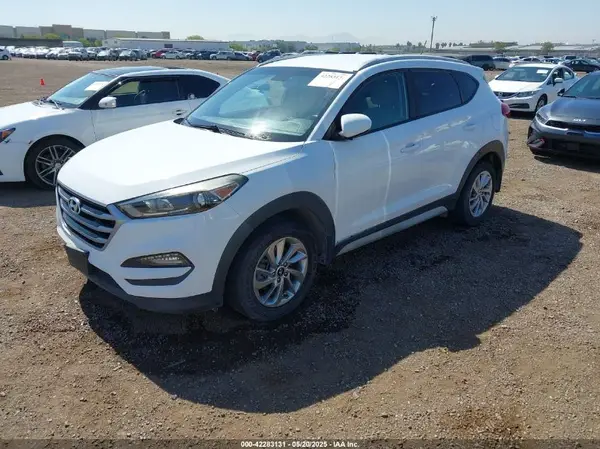 KM8J3CA43HU566474 2017 HYUNDAI TUCSON - Image 2