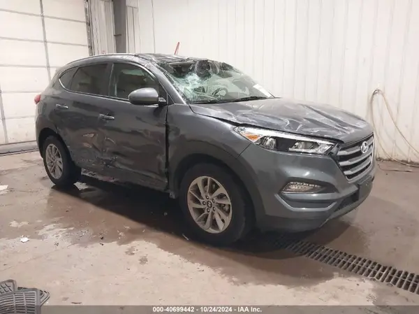 KM8J3CA43JU599321 2018 HYUNDAI TUCSON - Image 1