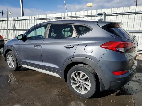 KM8J3CA43JU600256 2018 HYUNDAI TUCSON - Image 2