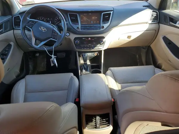 KM8J3CA43JU602038 2018 HYUNDAI TUCSON - Image 8