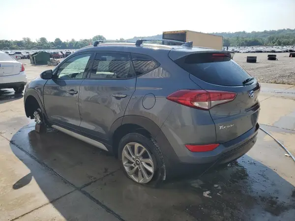 KM8J3CA43JU611371 2018 HYUNDAI TUCSON - Image 2