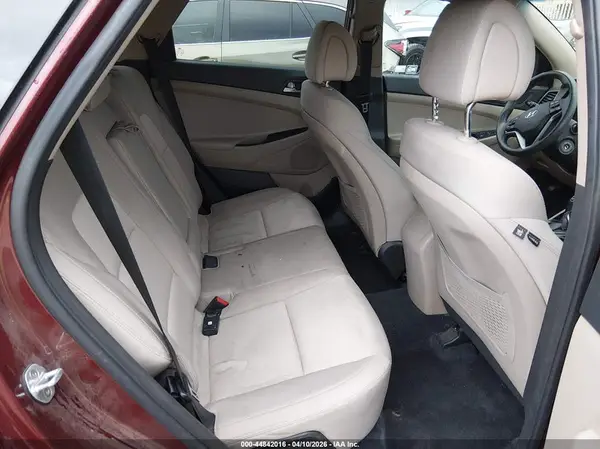 KM8J3CA43JU616408 2018 HYUNDAI TUCSON - Image 8