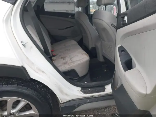 KM8J3CA43JU619020 2018 HYUNDAI TUCSON - Image 8