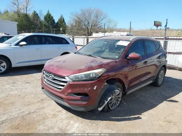 KM8J3CA43JU620510 2018 HYUNDAI TUCSON - Image 2
