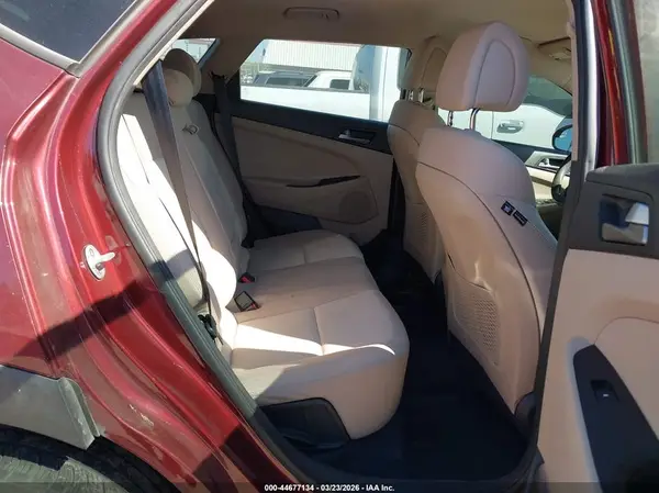 KM8J3CA43JU620510 2018 HYUNDAI TUCSON - Image 8