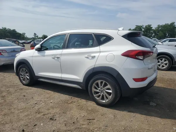 KM8J3CA43JU623200 2018 HYUNDAI TUCSON - Image 2