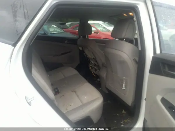 KM8J3CA43JU623228 2018 HYUNDAI TUCSON - Image 8