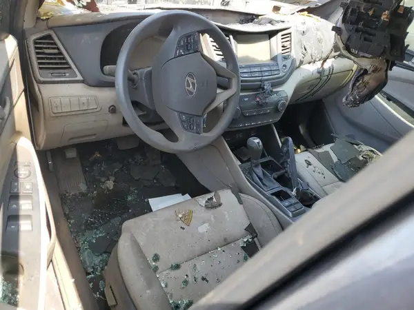 KM8J3CA43JU626033 2018 HYUNDAI TUCSON - Image 8