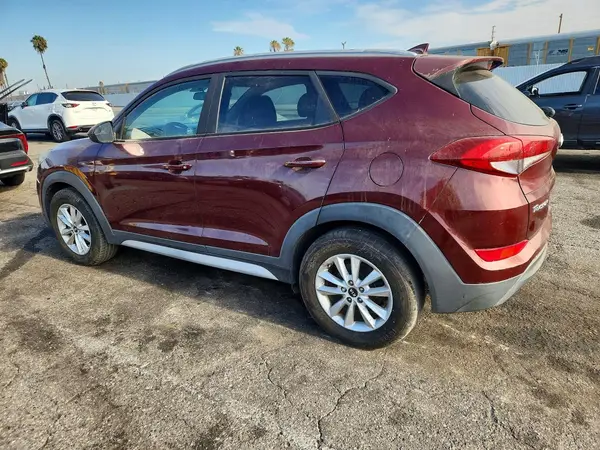 KM8J3CA43JU635038 2018 HYUNDAI TUCSON - Image 2