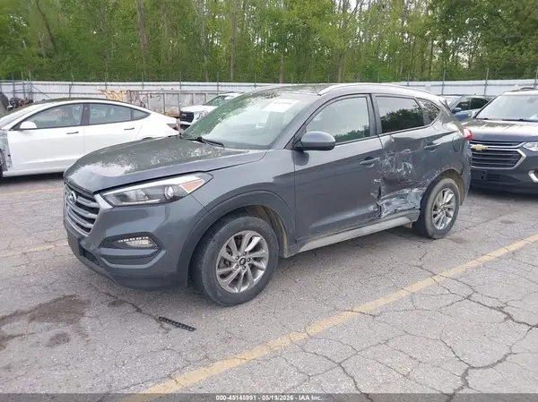 KM8J3CA43JU637789 2018 HYUNDAI TUCSON - Image 2