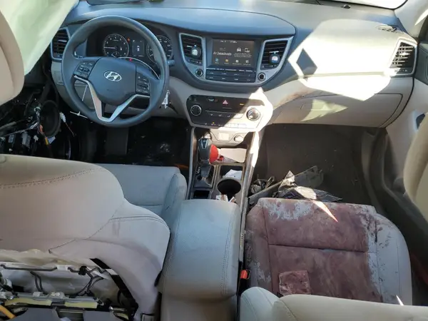 KM8J3CA43JU647089 2018 HYUNDAI TUCSON - Image 8